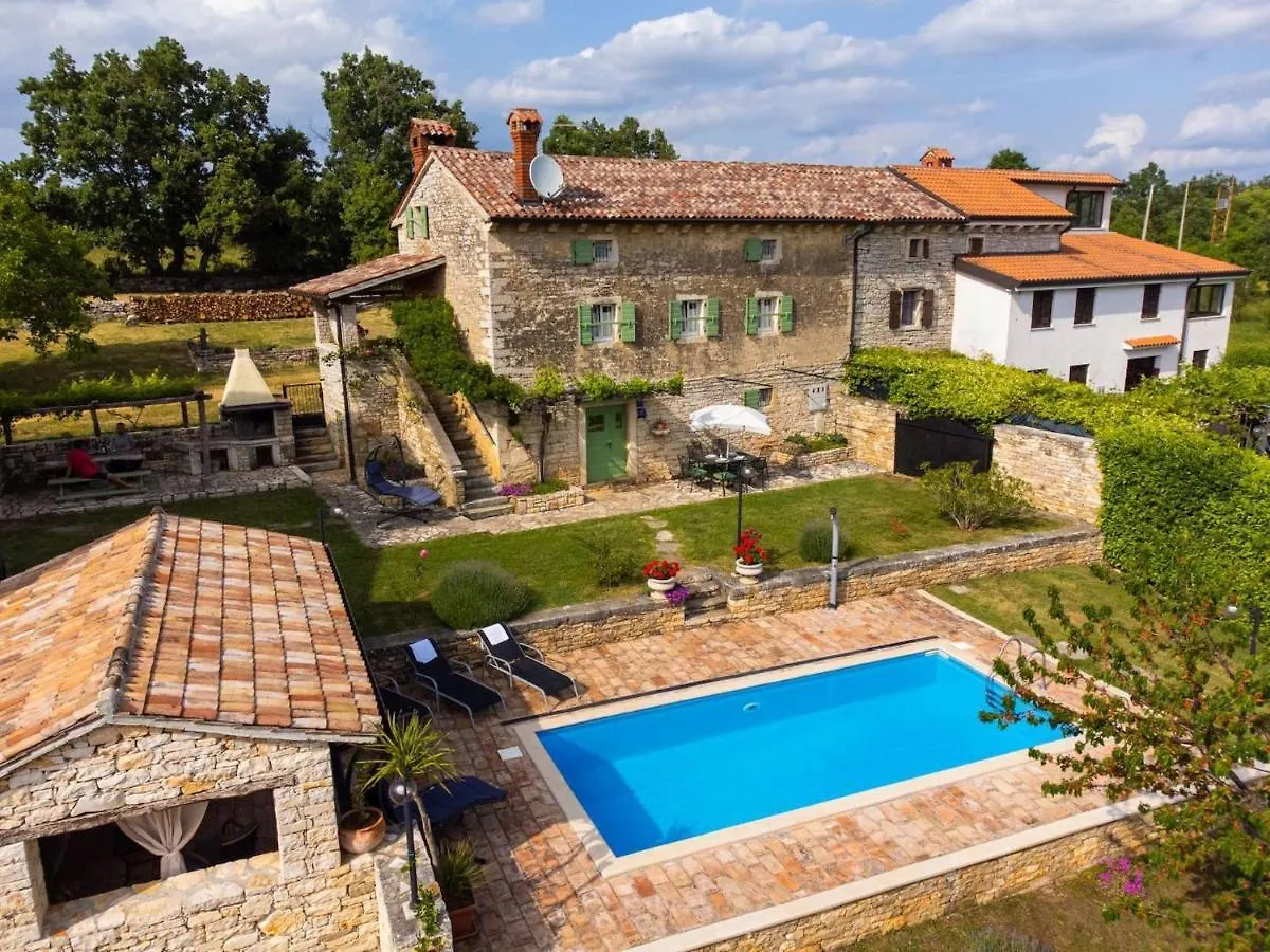 Rustic Villa Casa Mazuli With Pool In Grožnjan