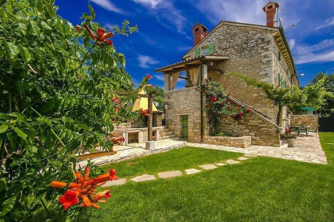 Rustic Villa Casa Mazuli With Pool In Grožnjan