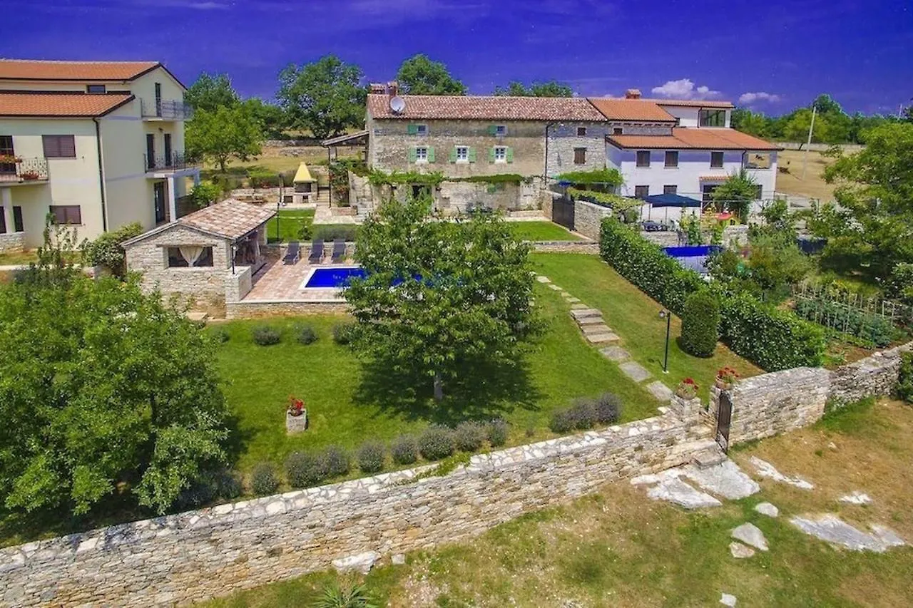 Rustic Villa Casa Mazuli With Pool In Grožnjan