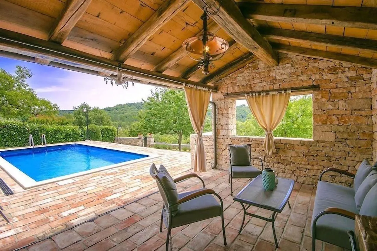 Rustic Villa Casa Mazuli With Pool In Grožnjan
